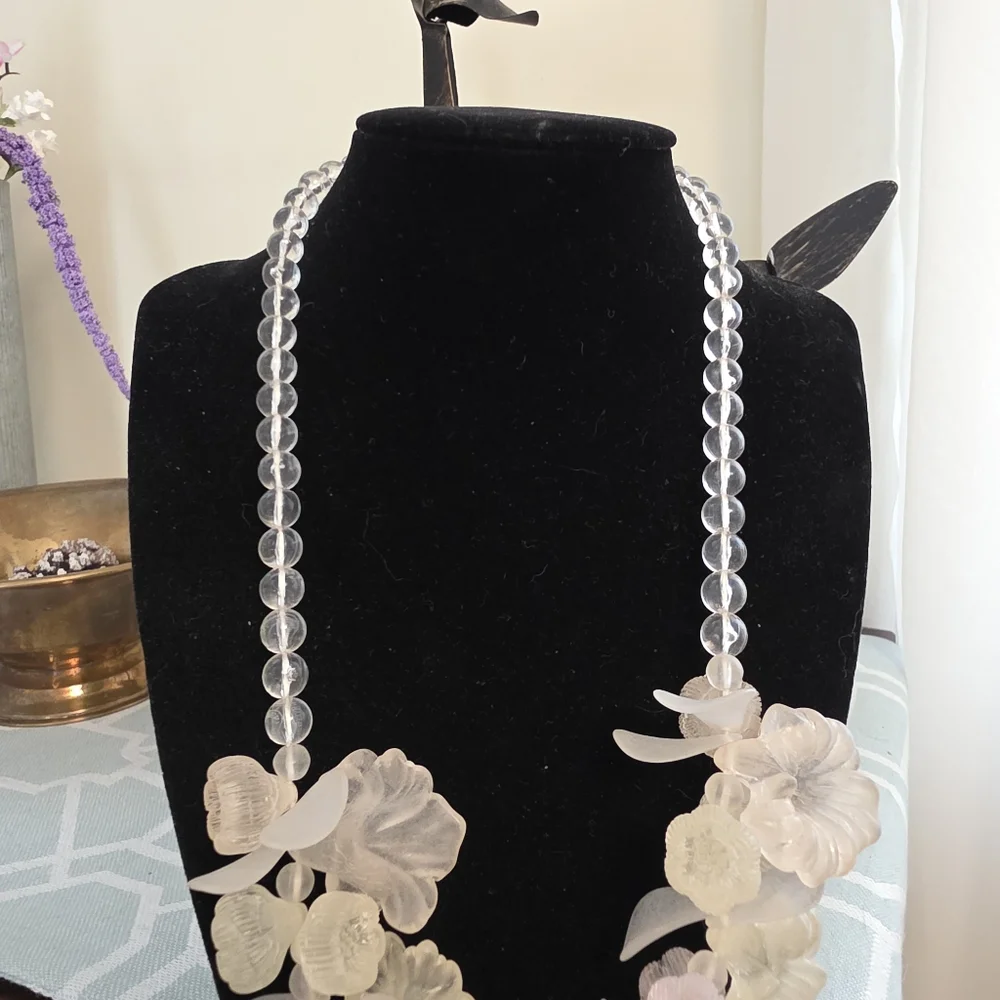 Vintage 925 Lucite Floral Wedding Statement Necklace Frosted White Pale Pastels - Picture 10 of 13